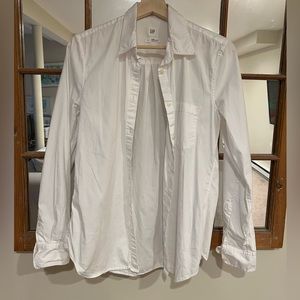 Gap white button down